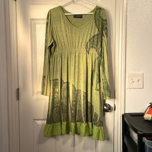 Green paisley long sleeve v-neck dress